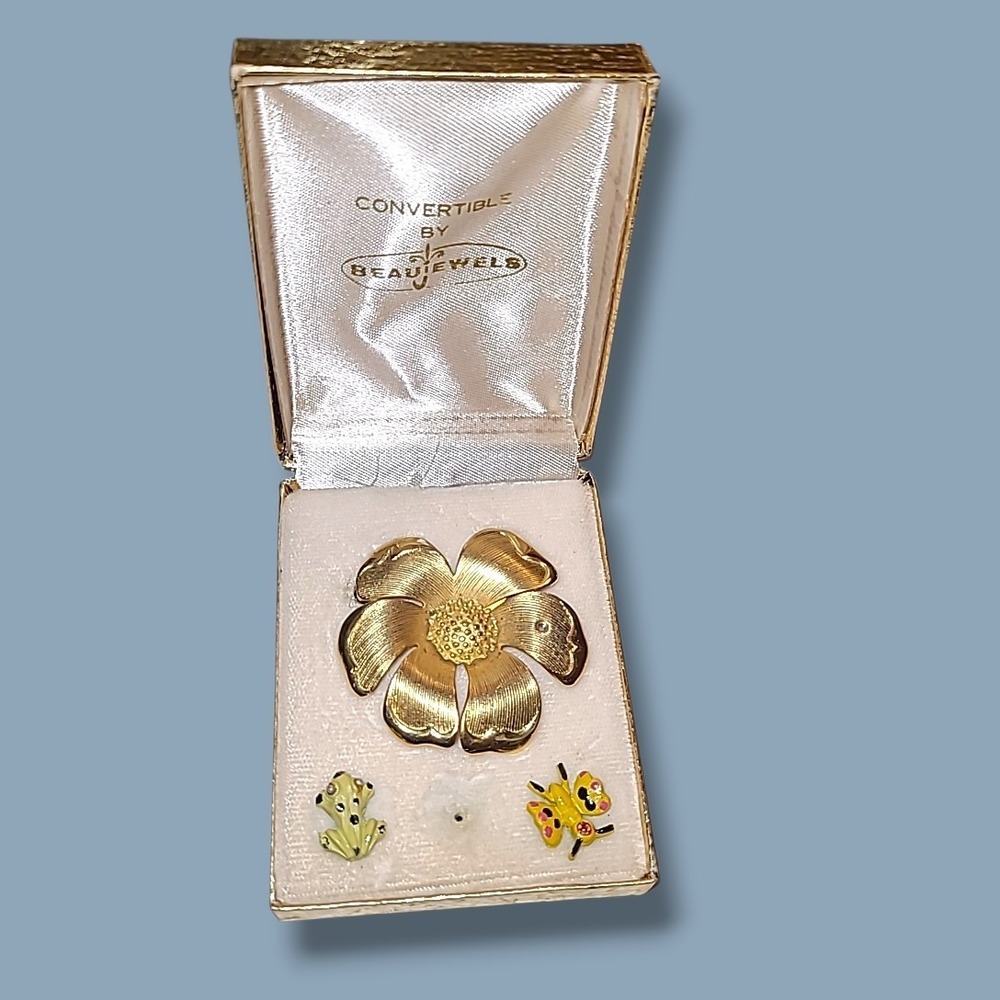 Vintage Beau Jewels Convertible Flower Brooch Pin Box Frog Butterfly Inserts